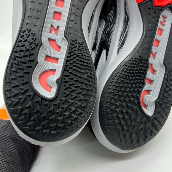 USED Nike Men’s Air Zoom G.T. Cut 2 Basketball Shoes DJ6015-001 size 10.5 USED - Picture 3 of 9